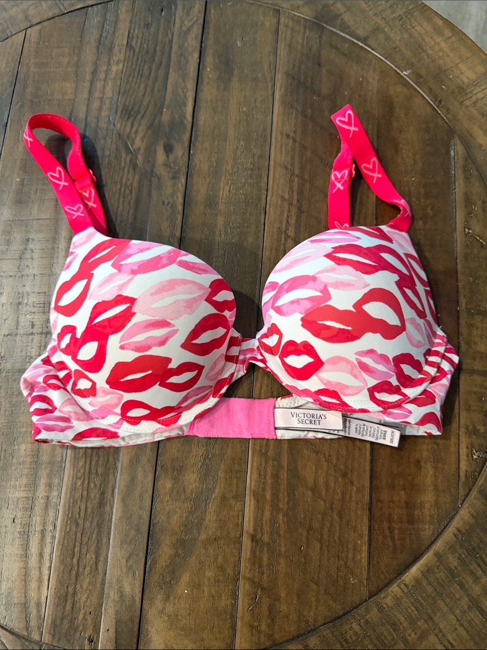 Victoria's Secret Pink & Red Lip-Print Push-Up Bra